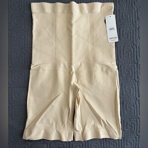 Empetua High-Waisted Shaper Short - Cream